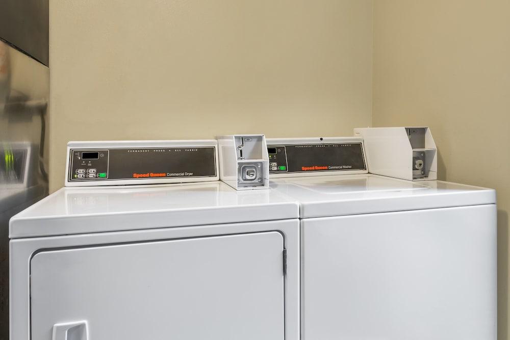 Days Inn & Suites By Wyndham Mesa Near Phoenix Extérieur photo