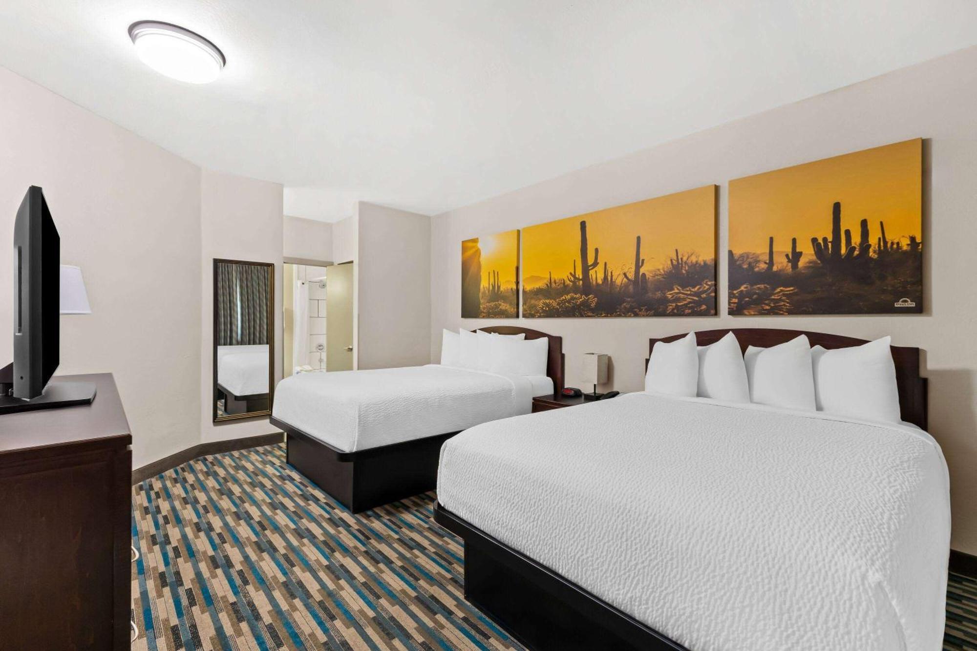 Days Inn & Suites By Wyndham Mesa Near Phoenix Extérieur photo
