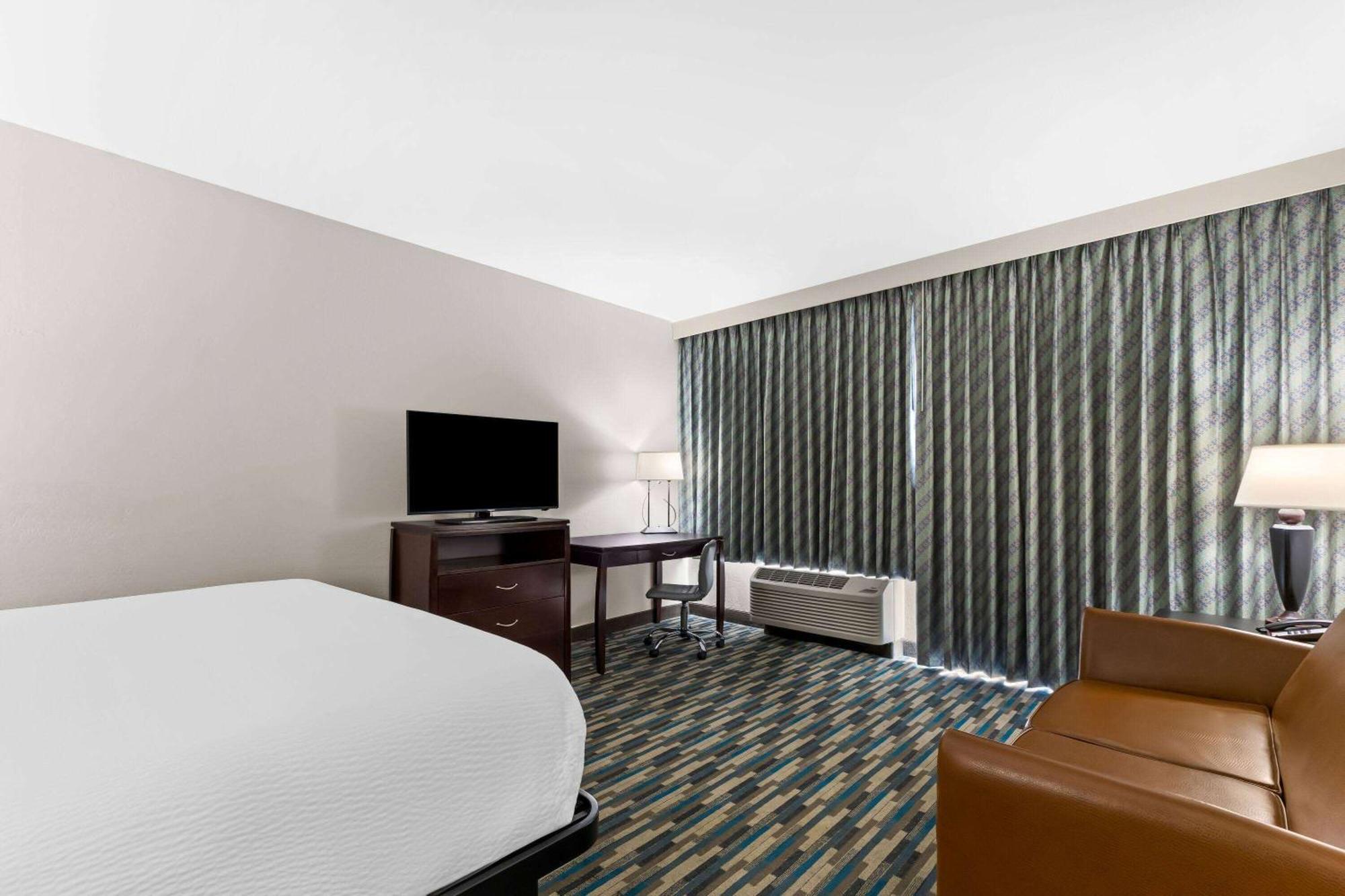 Days Inn & Suites By Wyndham Mesa Near Phoenix Extérieur photo