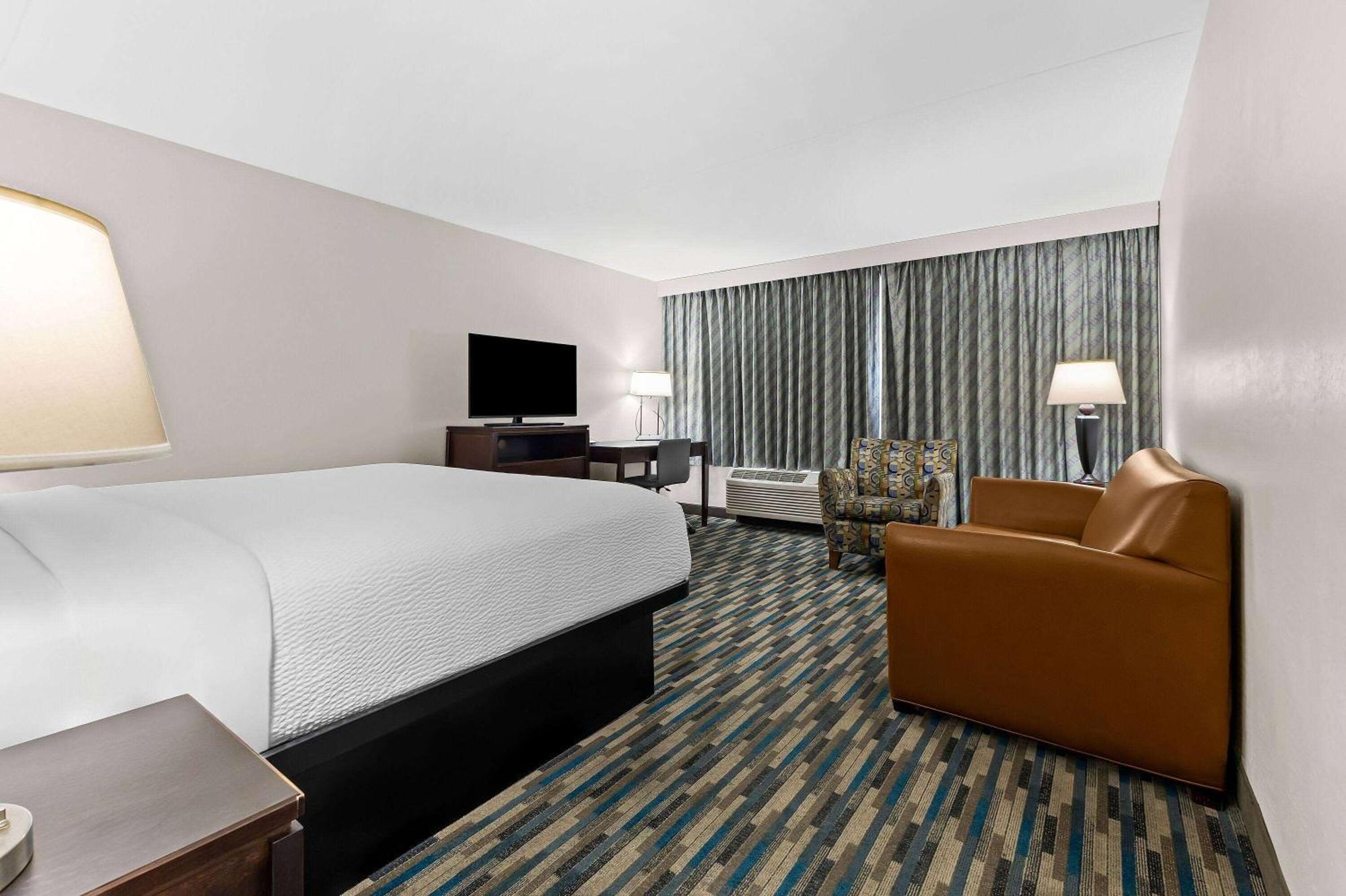 Days Inn & Suites By Wyndham Mesa Near Phoenix Extérieur photo