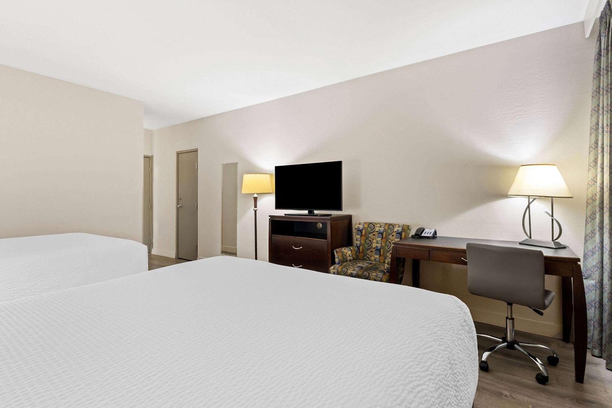 Days Inn & Suites By Wyndham Mesa Near Phoenix Extérieur photo