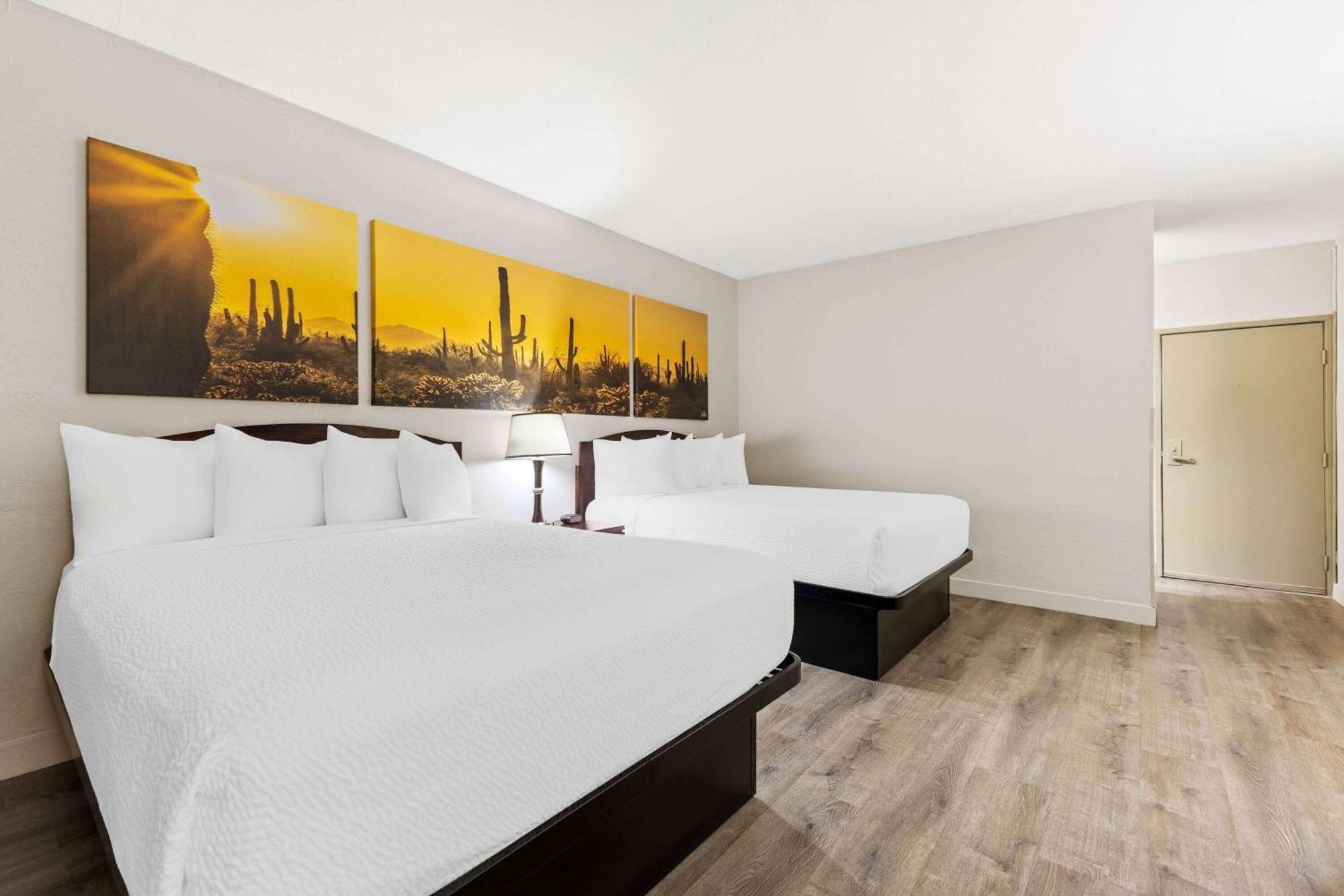 Days Inn & Suites By Wyndham Mesa Near Phoenix Extérieur photo