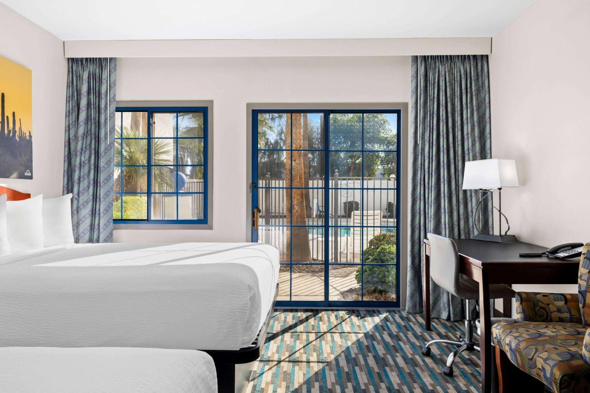 Days Inn & Suites By Wyndham Mesa Near Phoenix Extérieur photo