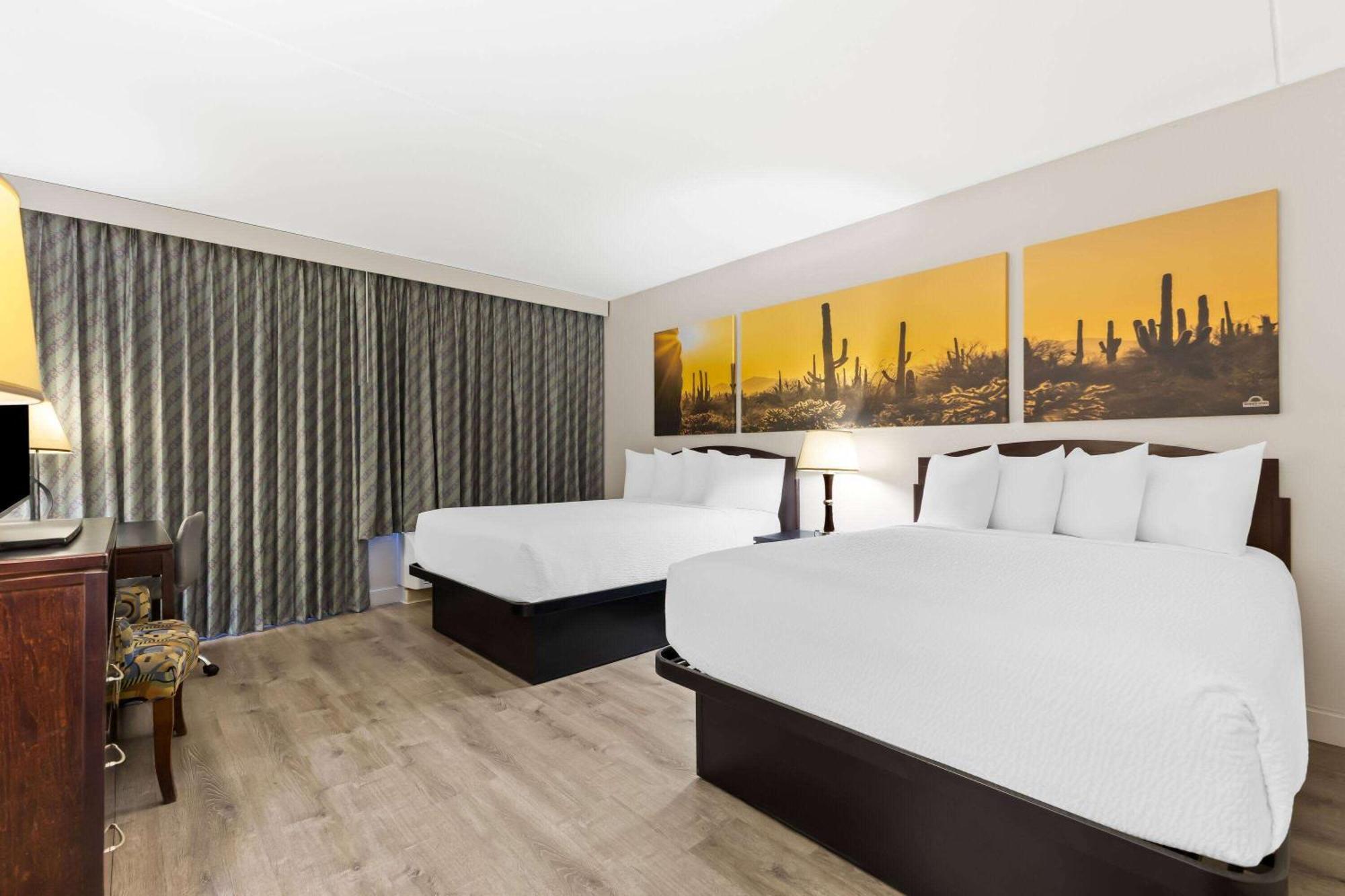 Days Inn & Suites By Wyndham Mesa Near Phoenix Extérieur photo