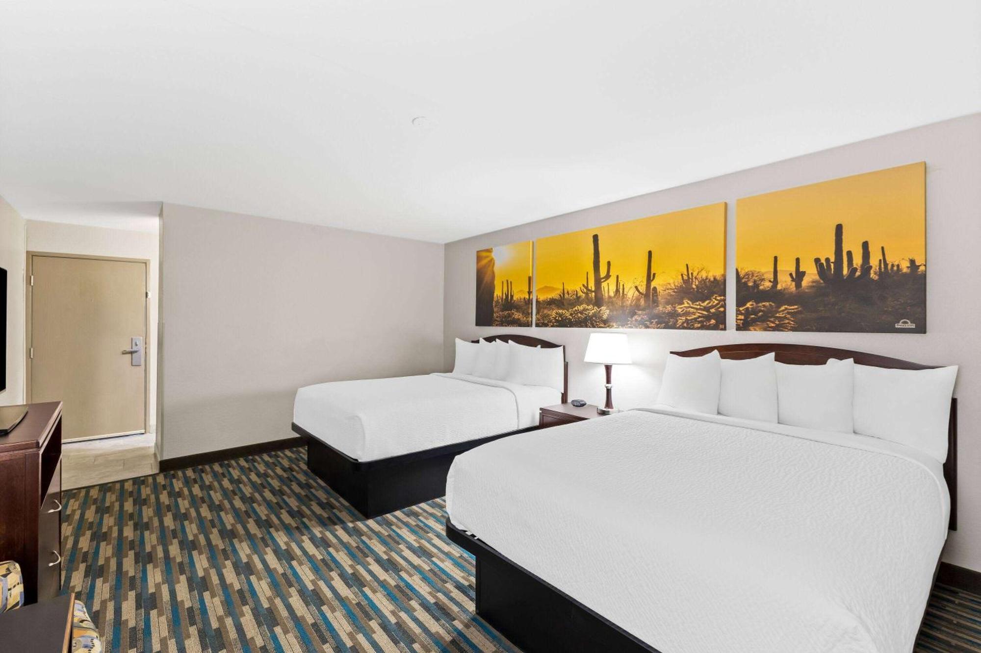 Days Inn & Suites By Wyndham Mesa Near Phoenix Extérieur photo