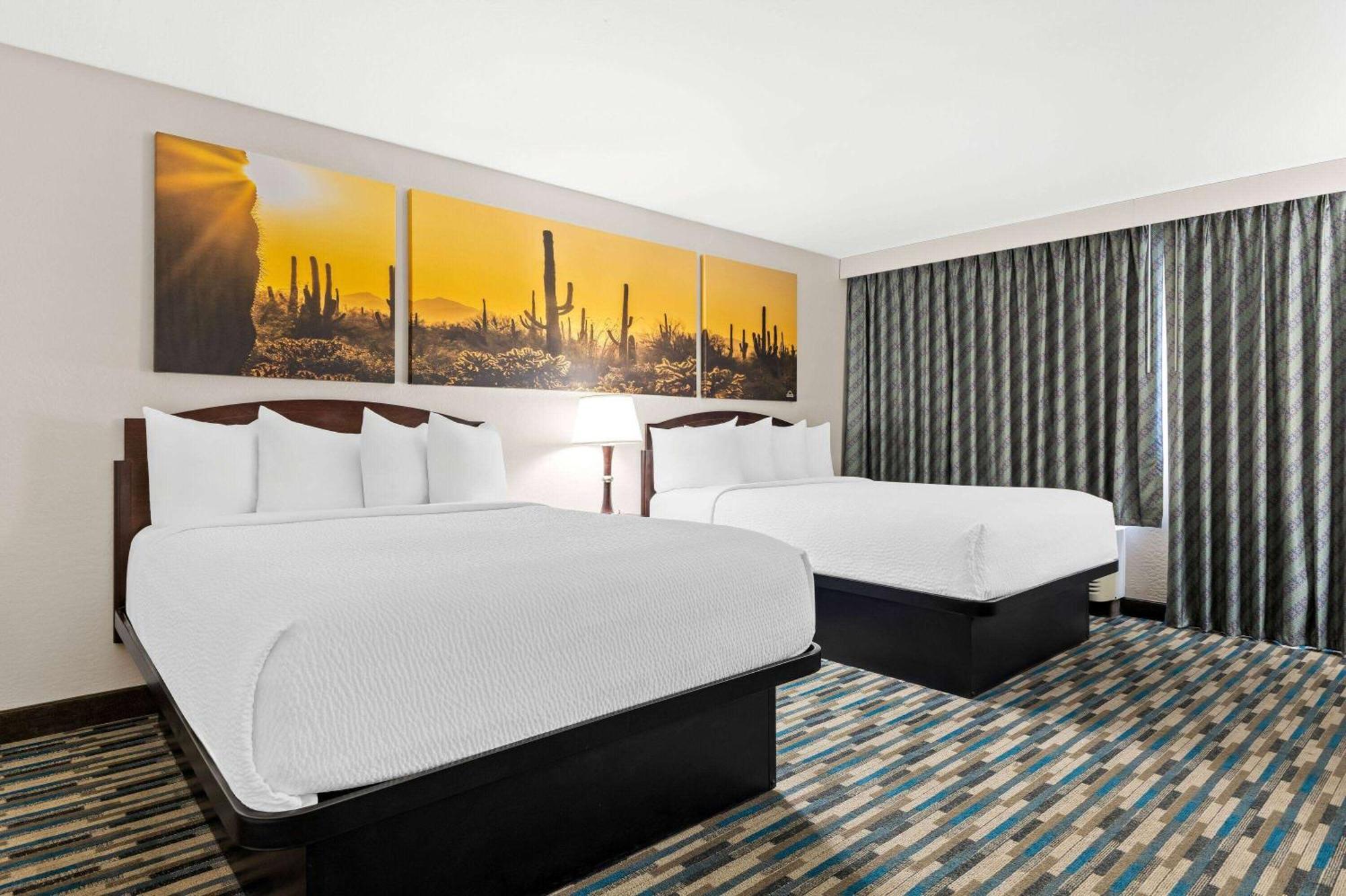 Days Inn & Suites By Wyndham Mesa Near Phoenix Extérieur photo