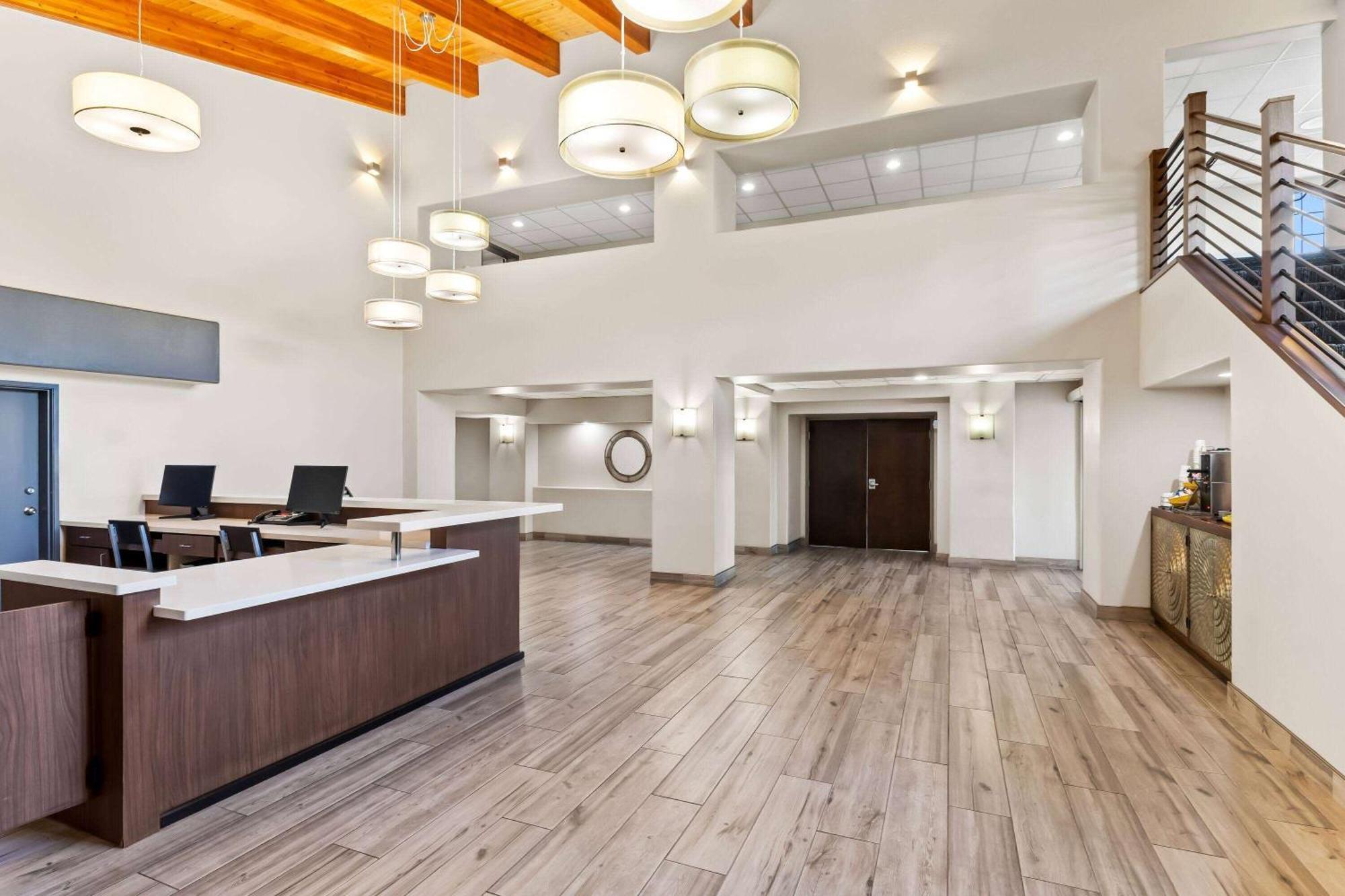 Days Inn & Suites By Wyndham Mesa Near Phoenix Extérieur photo