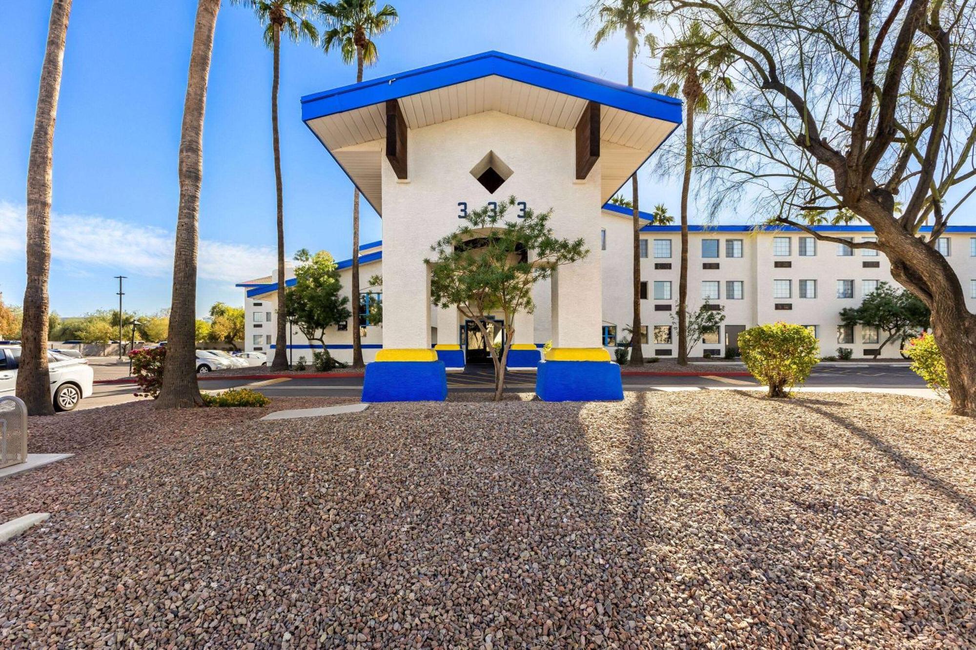Days Inn & Suites By Wyndham Mesa Near Phoenix Extérieur photo